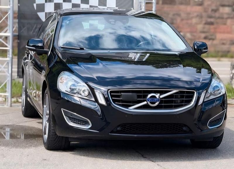 Gebraucht Volvo S60 Summum 179 PS (131 kW) 2011 Schwarz Limousine