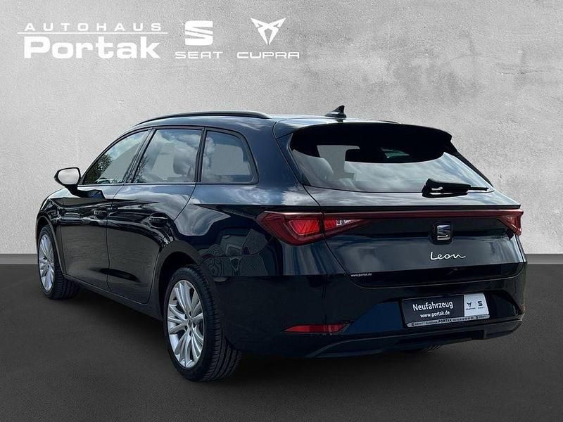 Neu Seat Leon Style 150 PS (110 kW) 2025 Schwarz Limousine
