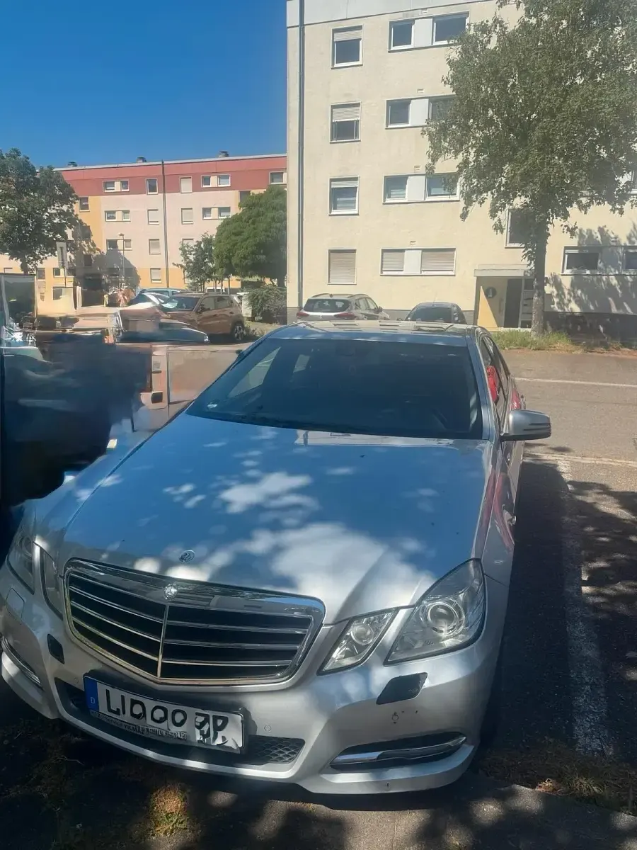 Gebraucht Mercedes E300 Avantgarde 204 PS (150 kW) 2010 Silber Limousine
