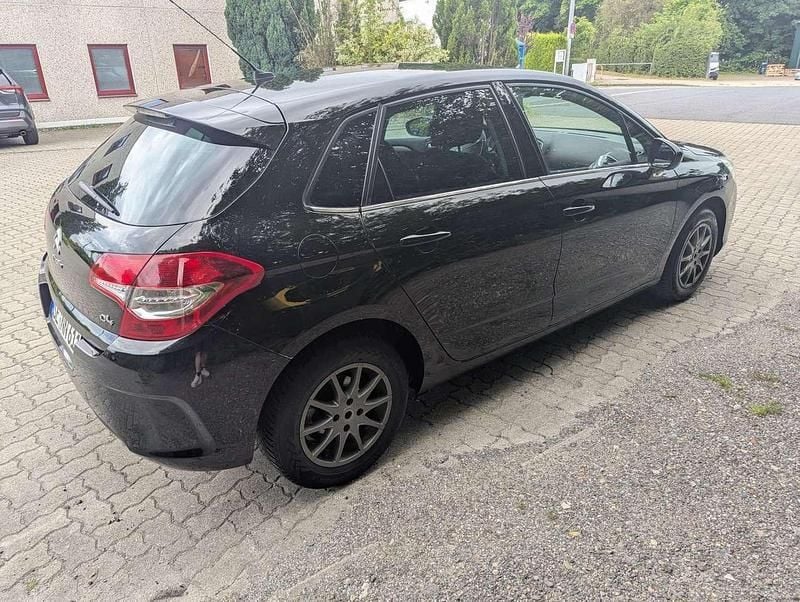 Schwarz Gebraucht 2011 Citroën C4 Tendance Limousine | 3.100 € (Guter Preis) - Bild 1/4