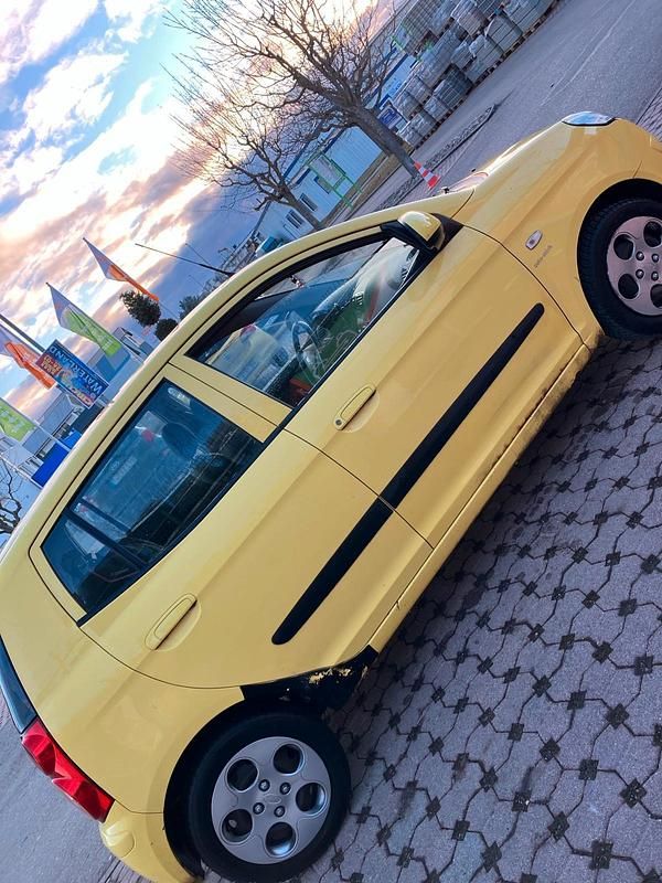 Gebraucht Kia Picanto 65 PS (47 kW) 2009 Gelb Kleinwagen