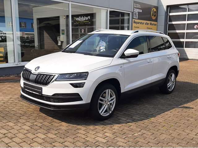 Moonweiss metallic Gebraucht 2021 Skoda Karoq Clever SUV | 23.750 € (Fairer Preis) - Bild 1/4