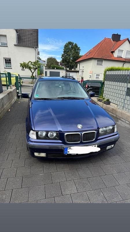 Blau Gebraucht 1997 BMW 323 Kombi | 2.250 € (Superpreis) - Bild 1/4