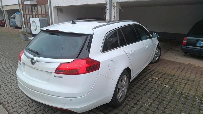 Gebraucht Opel Insignia 163 PS (119 kW) 2013 Weiß Kombi