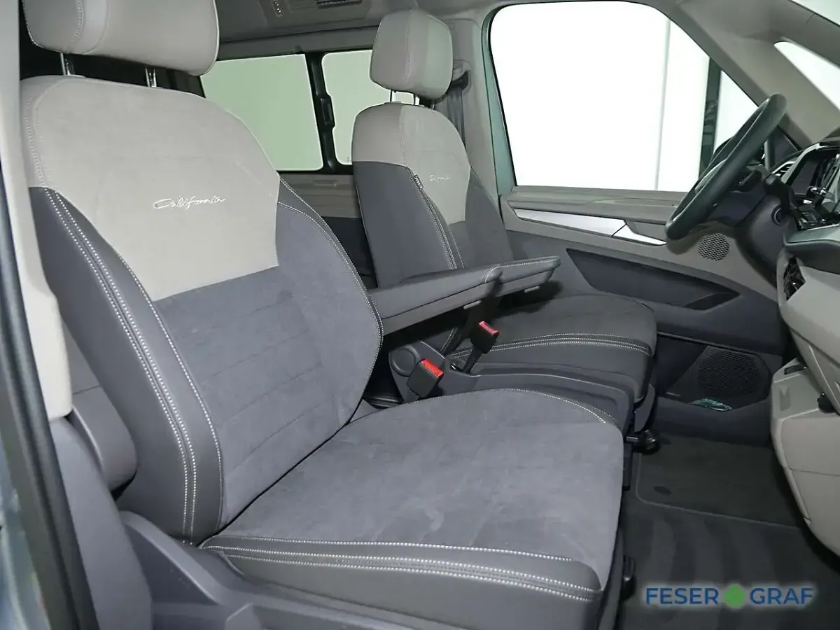 Neu VW T7 Beach 150 PS (110 kW) 2026 Monosilber metallic Van