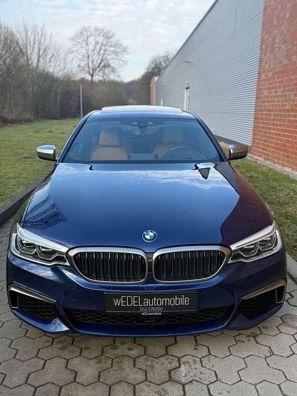 Gebraucht BMW 550 462 PS (339 kW) 2017 Mediterranblau metallic Limousine