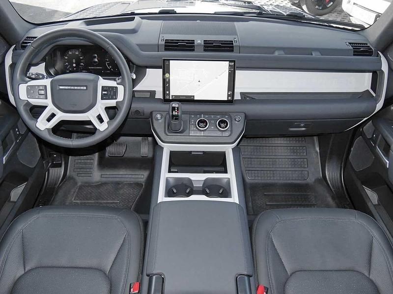 Gebraucht Land Rover Defender SE Dynamic 304 PS (223 kW) 2024 Santorini black