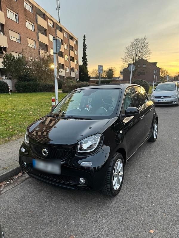 Second-hand Smart ForFour Prime 71 CP (52 kW) 2015 Negru Hatchback