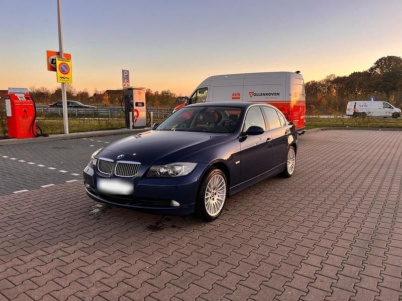 Gebraucht BMW 325 218 PS (160 kW) 2006 Blau Limousine