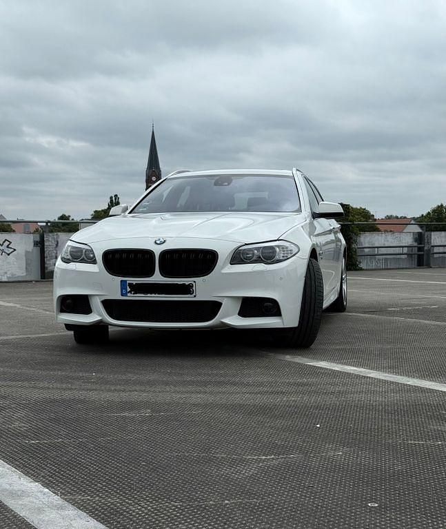 Weiß Gebraucht 2011 BMW 530 M Sport Kombi | 10.500 € (Superpreis) - Bild 1/4