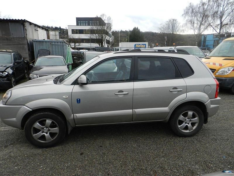 Gebraucht Hyundai Tucson Team 141 PS (103 kW) 2006 Silber SUV