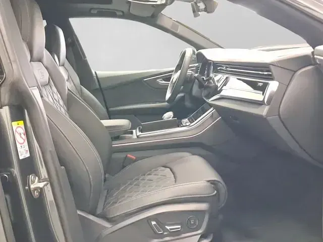 Gebraucht Audi Q8 S-Line 489 PS (359 kW) 2025 Grau SUV