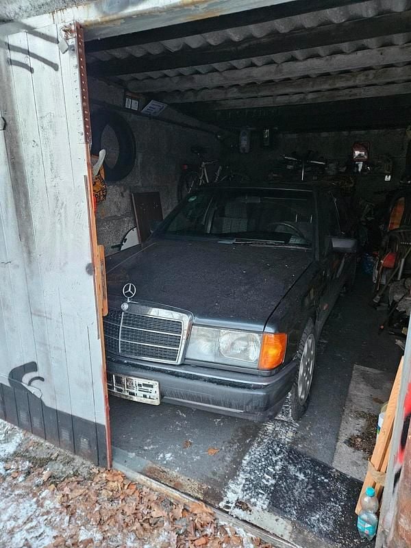 Schwarz Gebraucht 1991 Mercedes 190 Limousine | 6.000 € - Bild 1/4