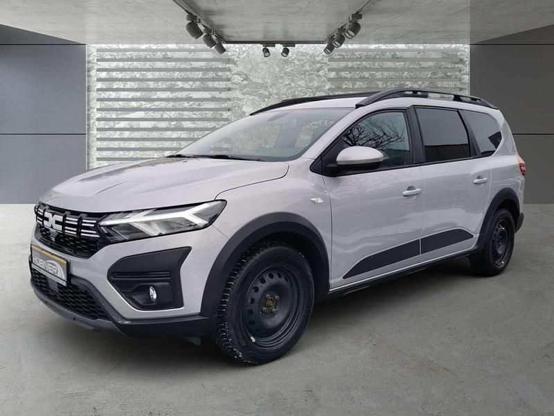 Moonstone grau Gebraucht 2023 Dacia Jogger Expression Van / Kleinbus | 16.990 € (Guter Preis) - Bild 1/4