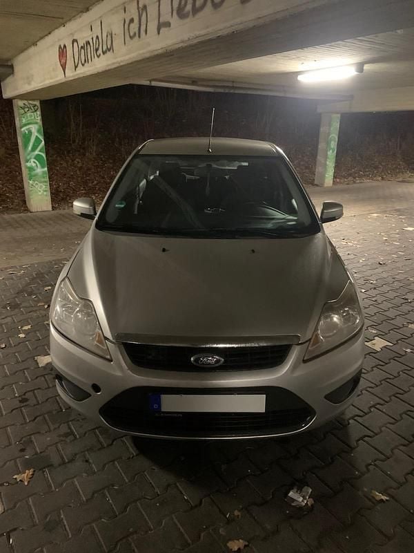 Gebraucht Ford Focus 100 PS (73 kW) 2008 Grau Limousine