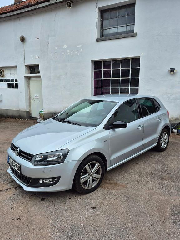 Silber Gebraucht 2012 VW Polo Comfortline Kleinwagen | 6.200 € (Fairer Preis) - Bild 1/4