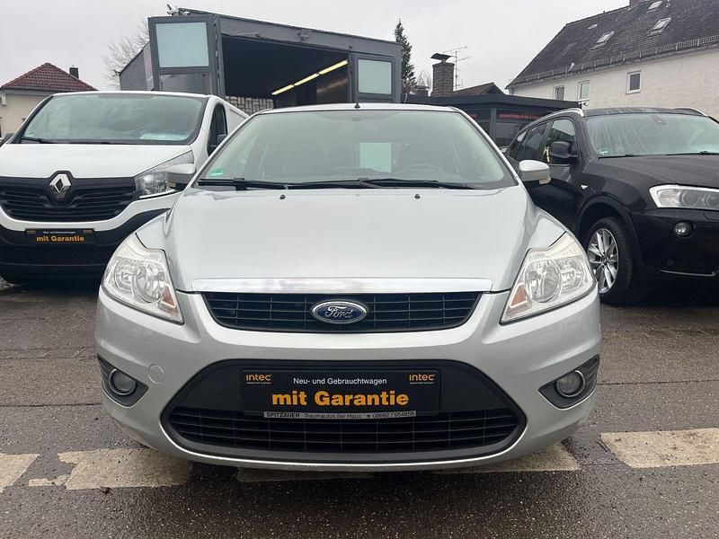 Używany Ford Focus Style 101 KM (74 kW) 2011 Srebrny Sedan/Limuzyna