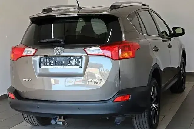 Gebraucht Toyota RAV4 Edition 150 PS (110 kW) 2016 Braun SUV