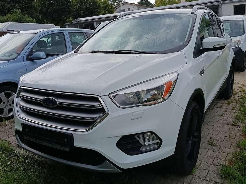 Gebraucht Ford Kuga 150 PS (110 kW) 2017 SUV