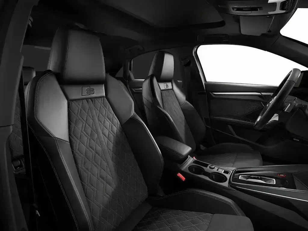 Gebraucht Audi S3 Ambiente 333 PS (244 kW) 2025 Grau Limousine