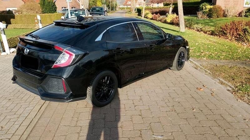 Gebraucht Honda Civic Elegance 126 PS (92 kW) 2019 Schwarz Limousine