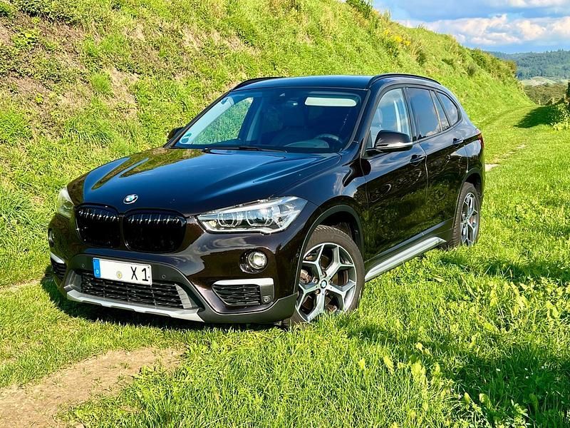 Braun Gebraucht 2017 BMW X1 xLine SUV | 18.500 € (Fairer Preis) - Bild 1/4