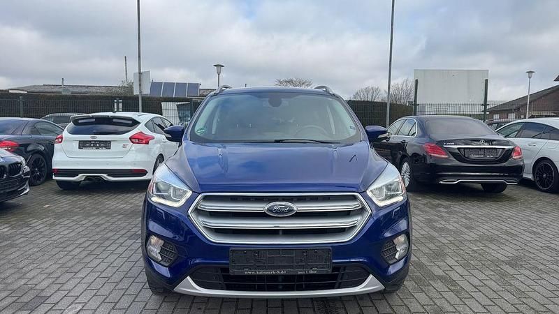Gebraucht Ford Kuga Titanium 150 PS (110 kW) 2017 Blau SUV
