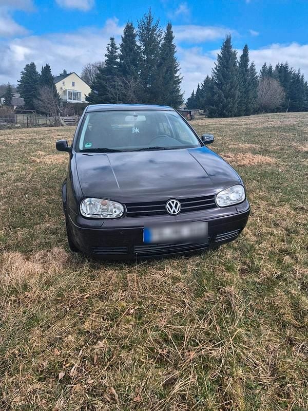 Gebraucht VW Golf IV 108 PS (79 kW) 2001 Violet Kleinwagen