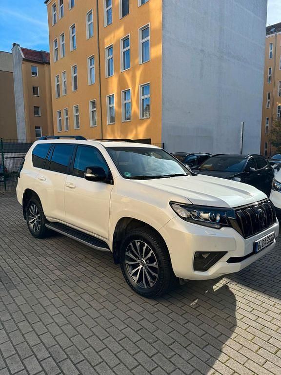 Weiß Gebraucht 2021 Toyota Land Cruiser TEC-Edition SUV | 56.900 € (Superpreis) - Bild 1/4