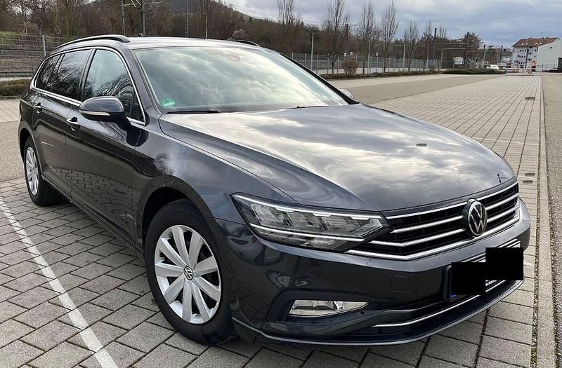 Gebraucht VW Passat 150 PS (110 kW) 2021 Grau Kombi