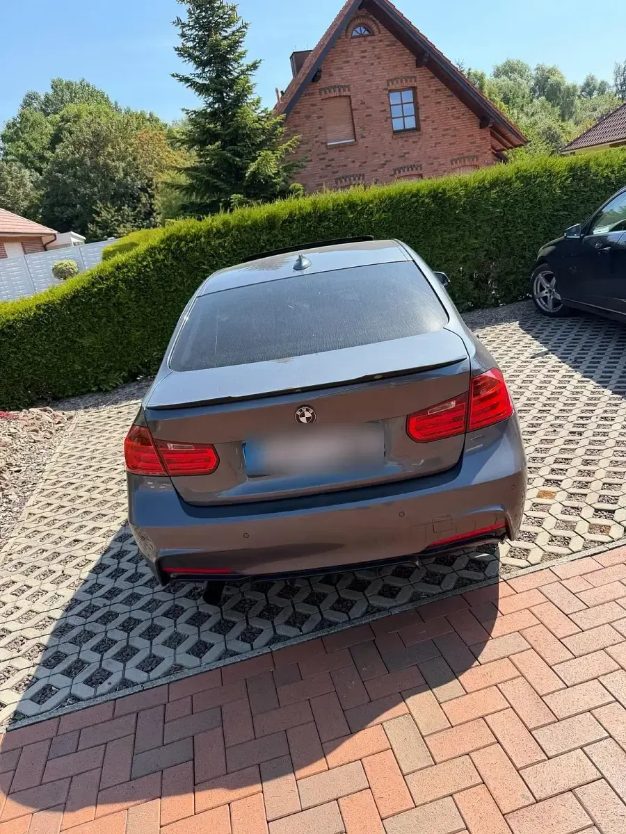 Gebraucht BMW 320 M Sport 184 PS (135 kW) 2012 Grau Limousine