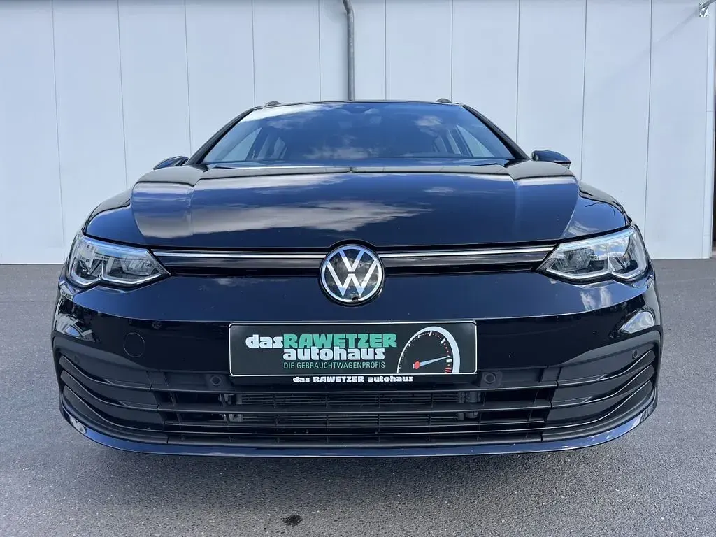 Gebraucht VW Golf VIII Life 150 PS (110 kW) 2022 Schwarz Kombi