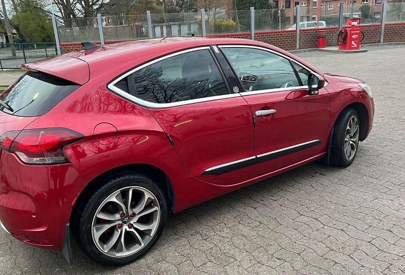 Gebraucht Citroën DS4 110 PS (80 kW) 2011 Rot Kleinwagen