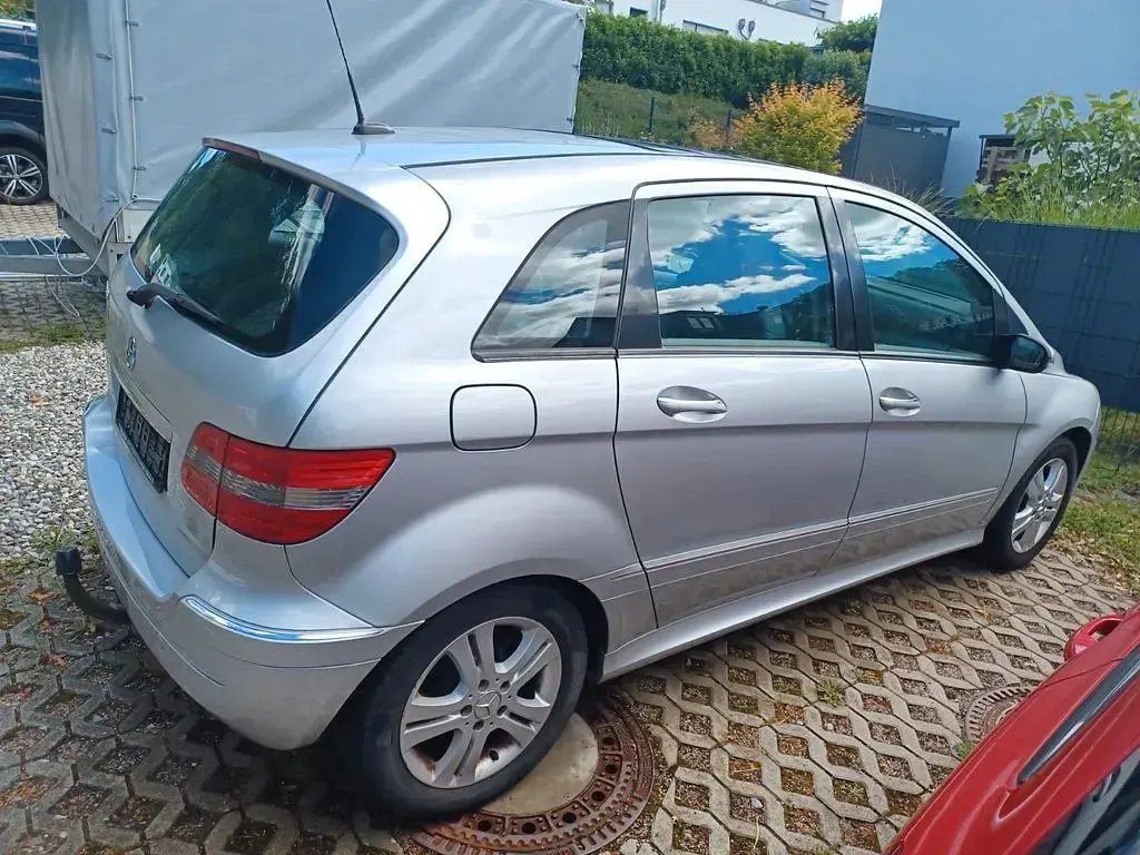 Gebraucht Mercedes B200 136 PS (100 kW) 2006 Grau Van / Kleinbus
