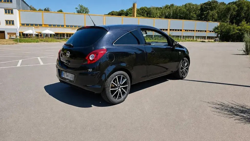 Gebraucht Opel Corsa 87 PS (63 kW) 2012 Schwarz Kleinwagen