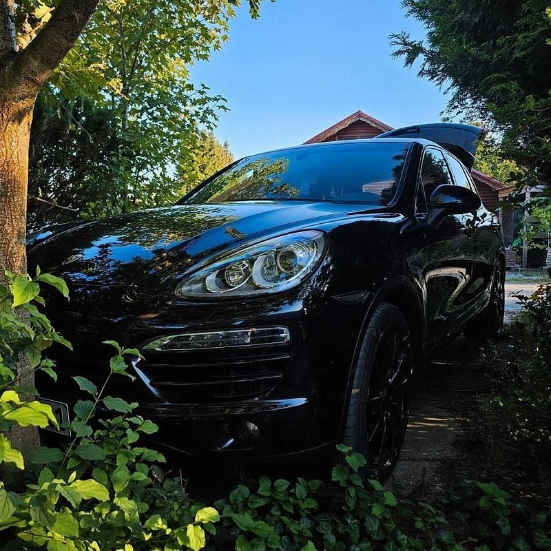 Schwarz Gebraucht 2012 Porsche Cayenne SUV | 12.900 € - Bild 1/3