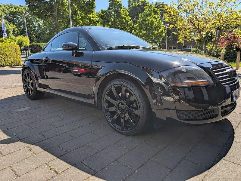 Second-hand Audi TT S-Line 180 CP (132 kW) 2000 Negru Coupe