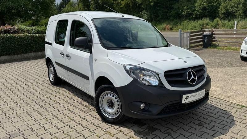 Gebraucht Mercedes Citan 109 95 PS (69 kW) 2019 Weiß Van / Kleinbus