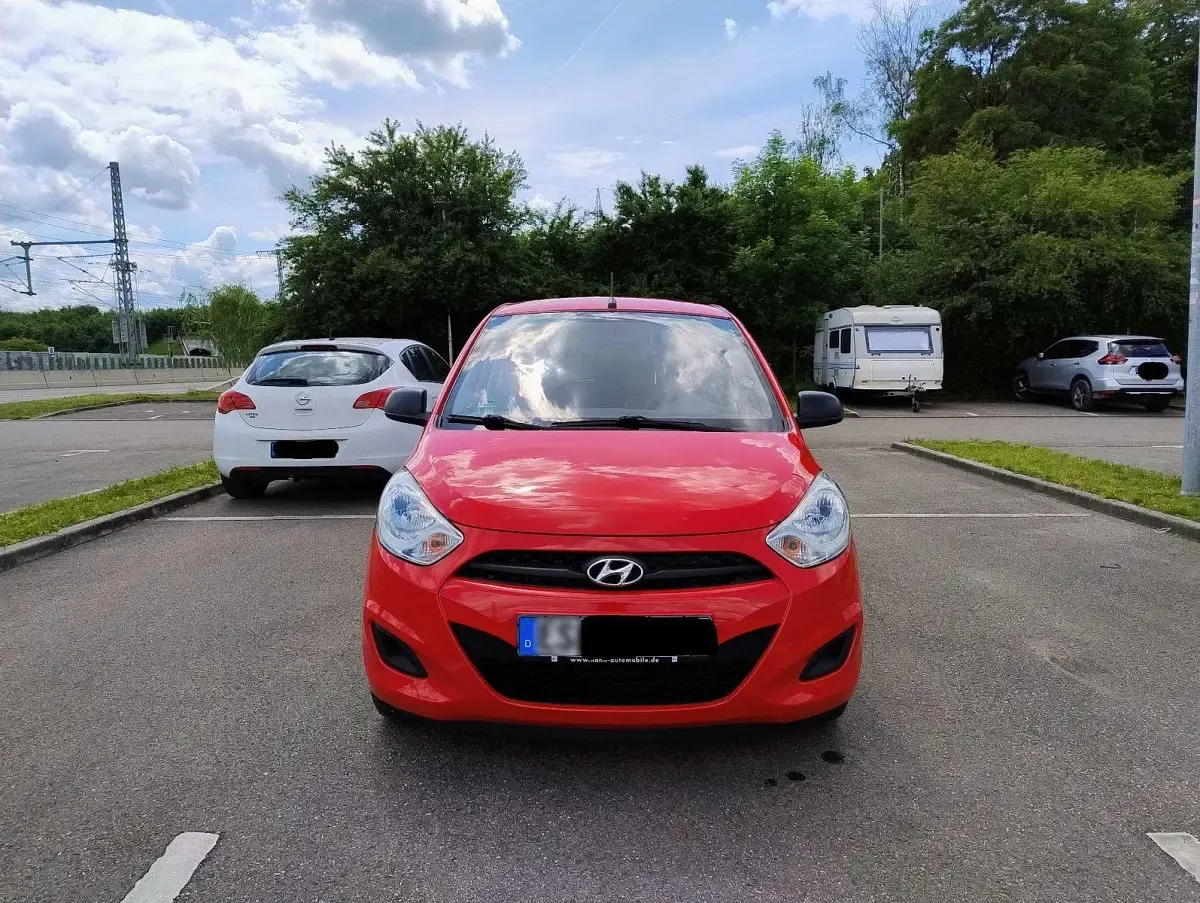 Gebraucht Hyundai i10 Classic 69 PS (50 kW) 2013 Rot Kleinwagen