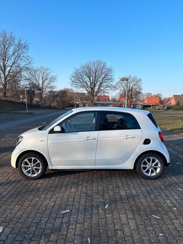 Gebraucht Smart ForFour Electric Drive 60 kW (82 PS) 2018 Weiß Kleinwagen