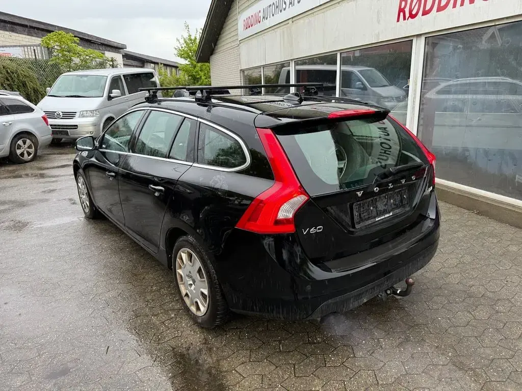 Gebraucht Volvo V60 Momentum 163 PS (119 kW) 2013 Schwarz Kombi
