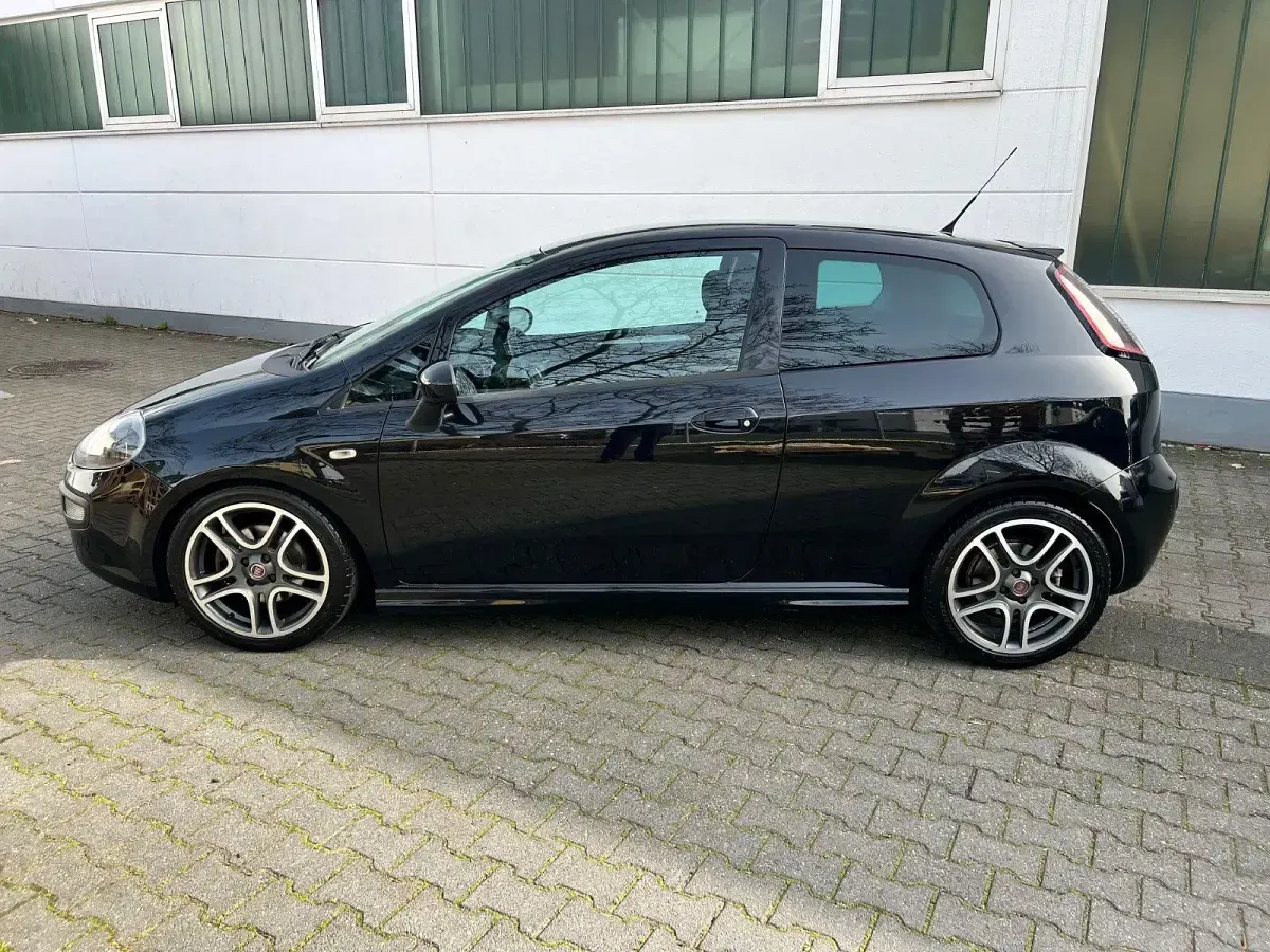 Gebraucht Fiat Punto Evo Sport 135 PS (99 kW) 2011 Schwarz Kleinwagen