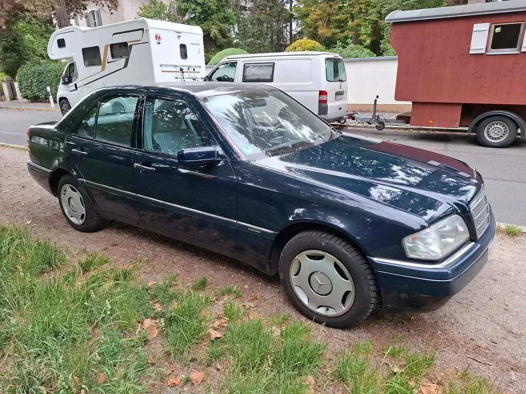 Gebraucht Mercedes C180 Classic 122 PS (89 kW) 1994 Blau Limousine