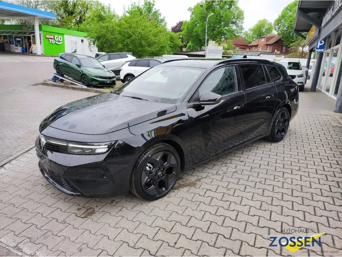 Neu Opel Astra Ultimate 131 PS (96 kW) 2026 Schwarz Kombi