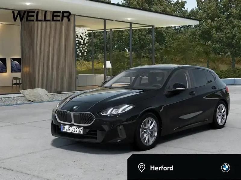 Schwarz (schwarz) Neu 2025 BMW 120 Comfort Edition Kleinwagen | 35.670 € (Superpreis) - Bild 1/4