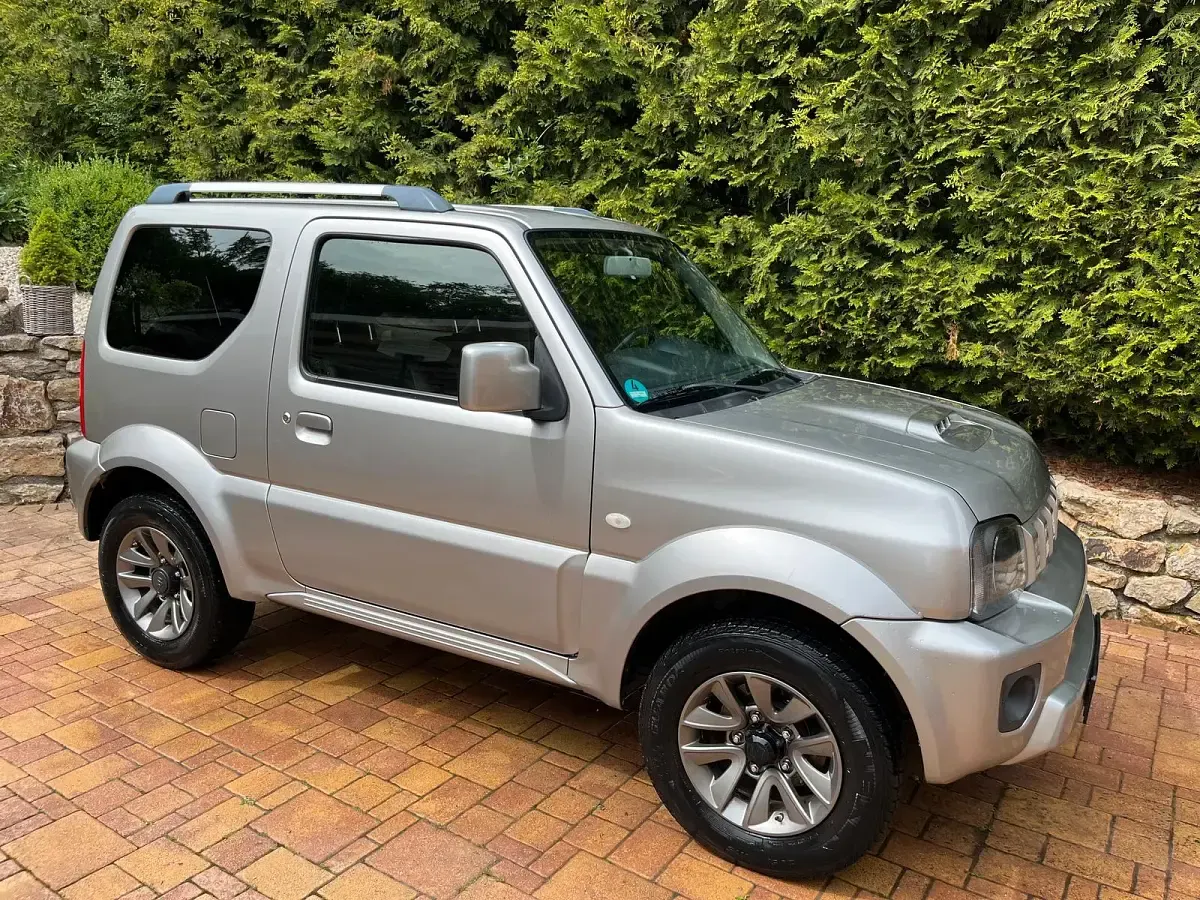 Gebraucht Suzuki Jimny Style 84 PS (61 kW) 2018 Silber SUV
