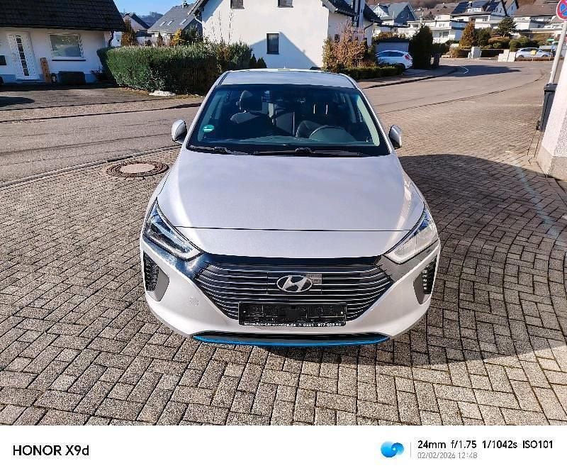 Gebraucht Hyundai Ioniq 105 PS (77 kW) 2018 Silber Kleinwagen