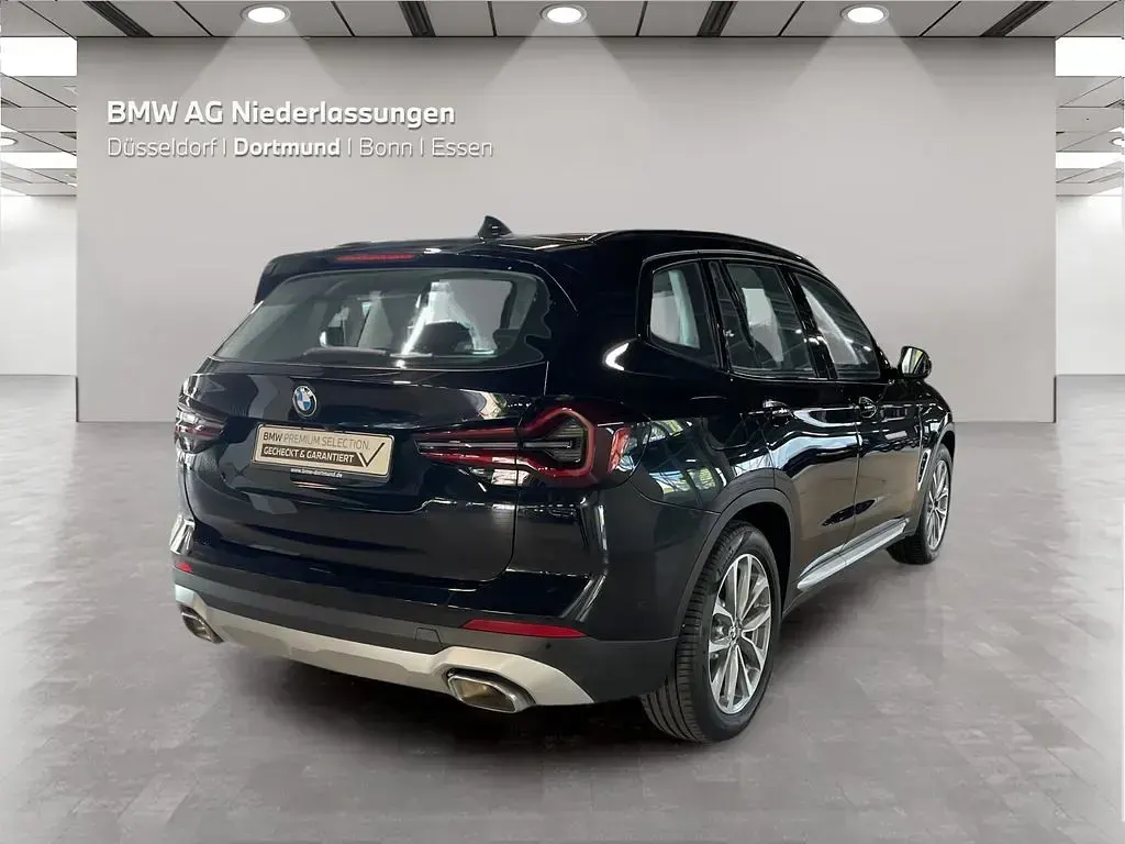 Gebraucht BMW X3 Sport Line 190 PS (139 kW) 2023 Schwarz SUV