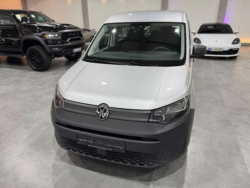 Gebraucht VW Caddy Maxi 102 PS (75 kW) 2023 Silber Van / Kleinbus
