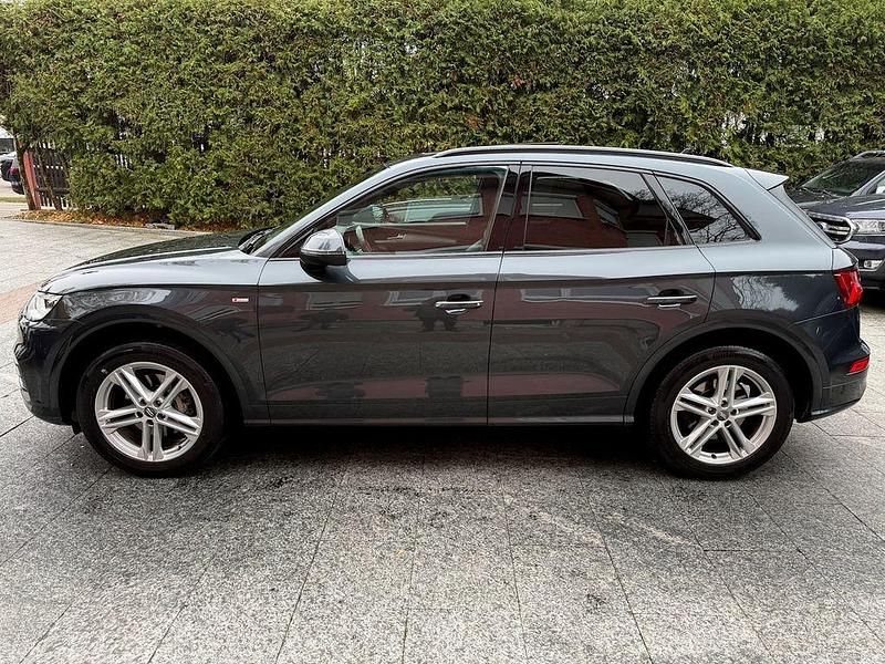 Grau Gebraucht 2018 Audi Q5 Sport SUV | 24.980 € (Etwas zu teuer) - Bild 1/4